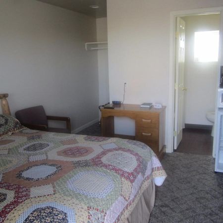 Montana Inn Near Little Big Horn Battlefield-Pompey Piller-Colstrip Forsyth Екстериор снимка
